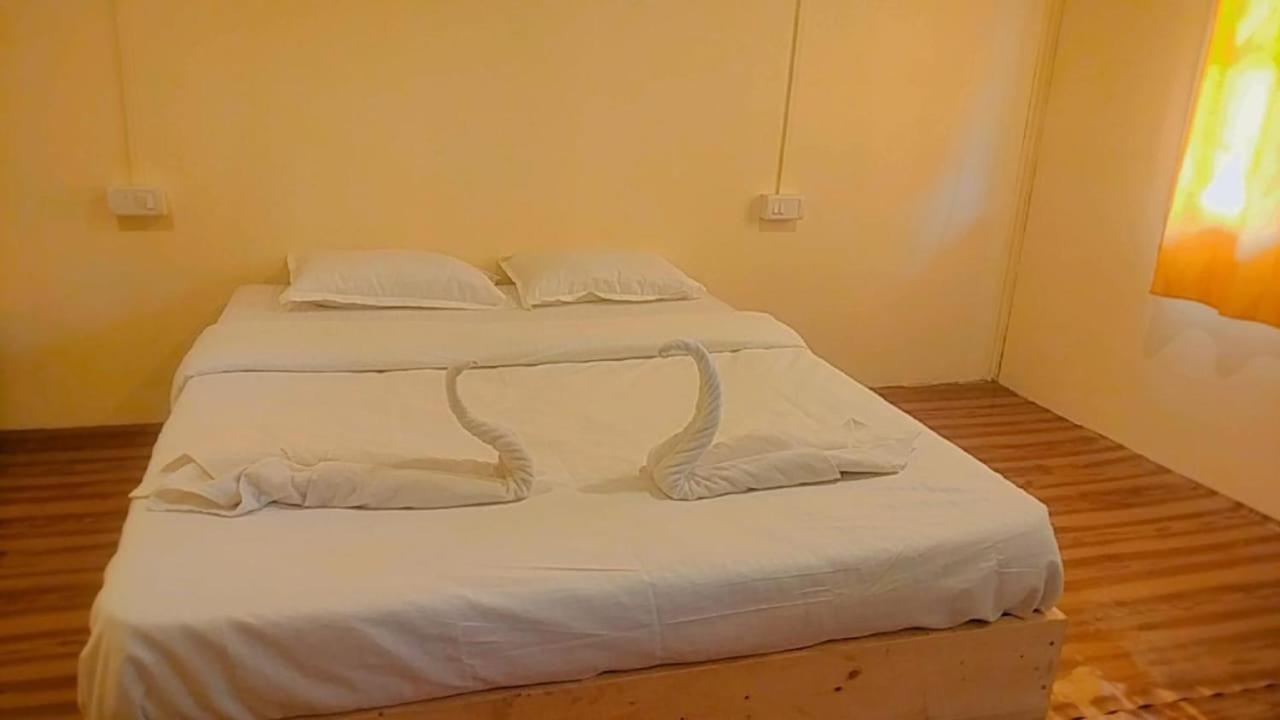 Shantaram Beach Huts Arambol Bilik gambar